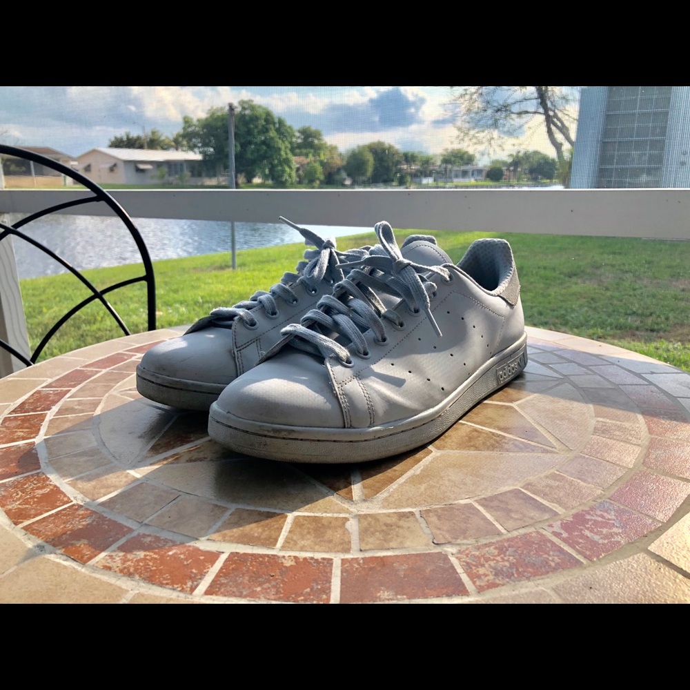 Men’s sneakers size 11.5